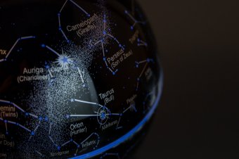 Левитирующий глобус "Звезды и созвездия" с подсветкой, D=14.5 см, GlobusOff
