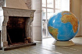 Глобус большой физический d=130 см на пластиковой подставке, английский язык