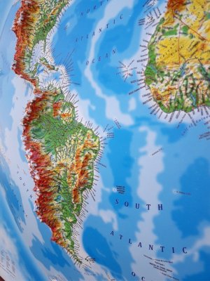 Рельефная карта "МИР" в деревянной раме, 112*80 см